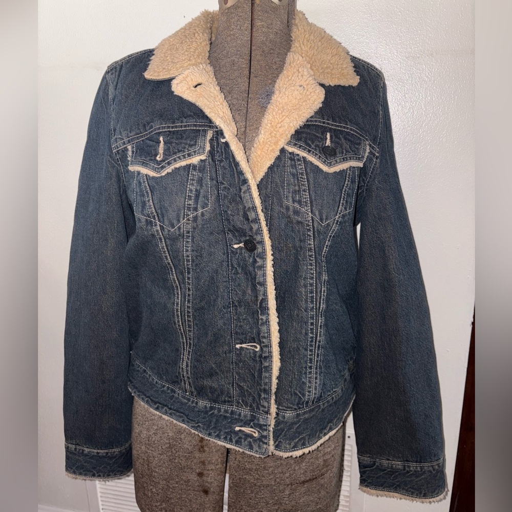 GAP Sherpa Lined Denim Jacket Size Medium